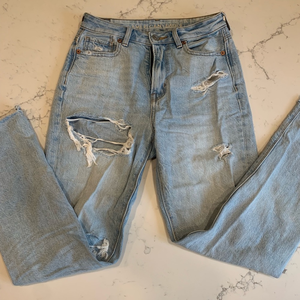 American Eagle 00 High Waisted Straight Leg Light Wash Distressed Jeans